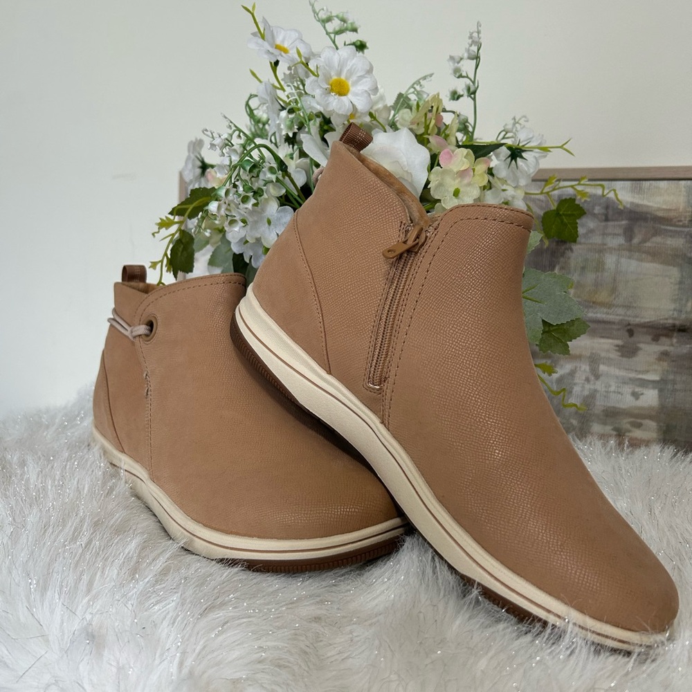 Clarks Carmel Chukka Boots for Men